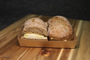 15160 2er rustikales Baguette Premium Style Gouda & Ei